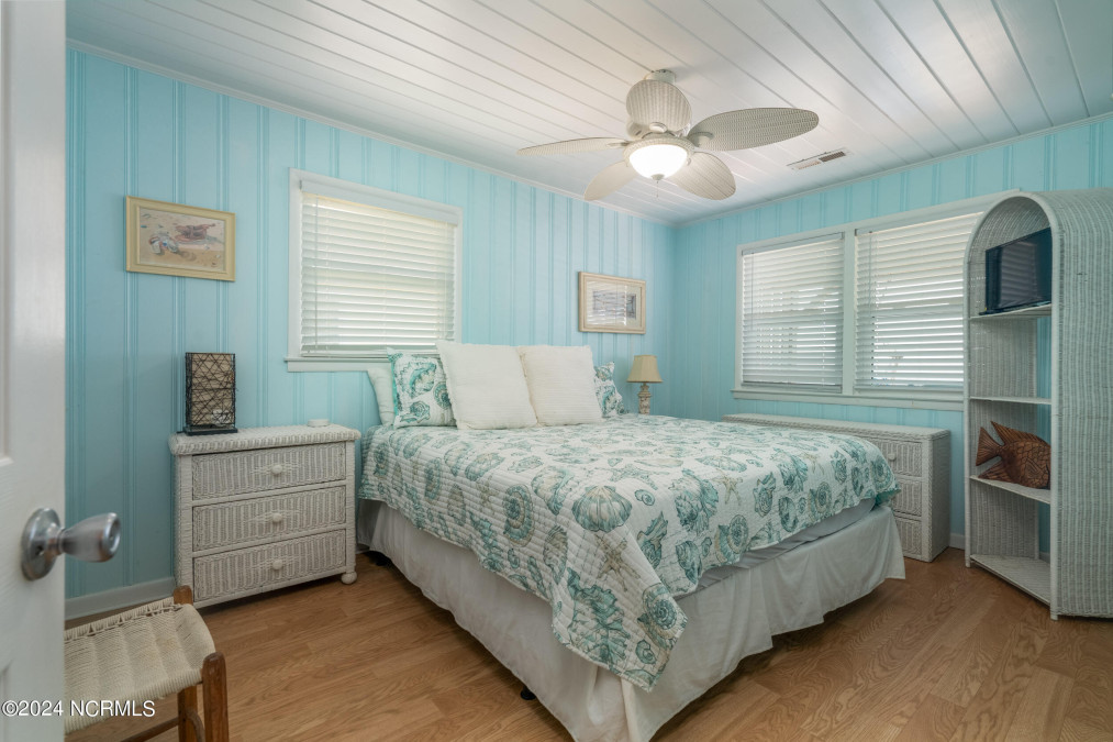 3923 Beach Dr Oak Island, NC 28465