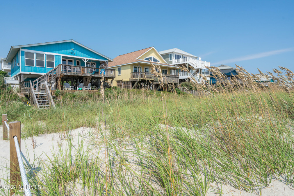 3923 Beach Dr Oak Island, NC 28465