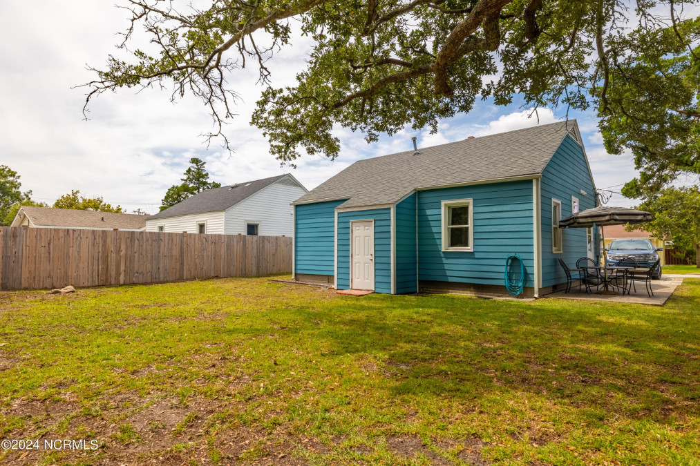 208 22nd St Morehead City, NC 28557