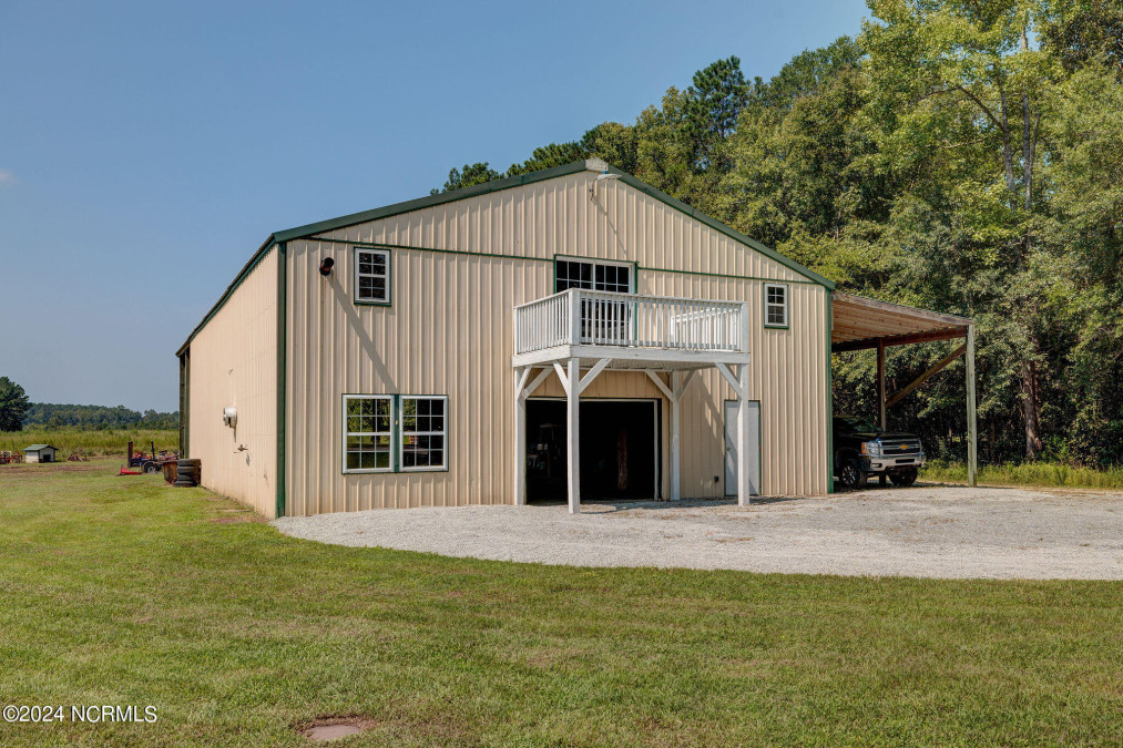 1385 White Oak River Rd Maysville, NC 28555