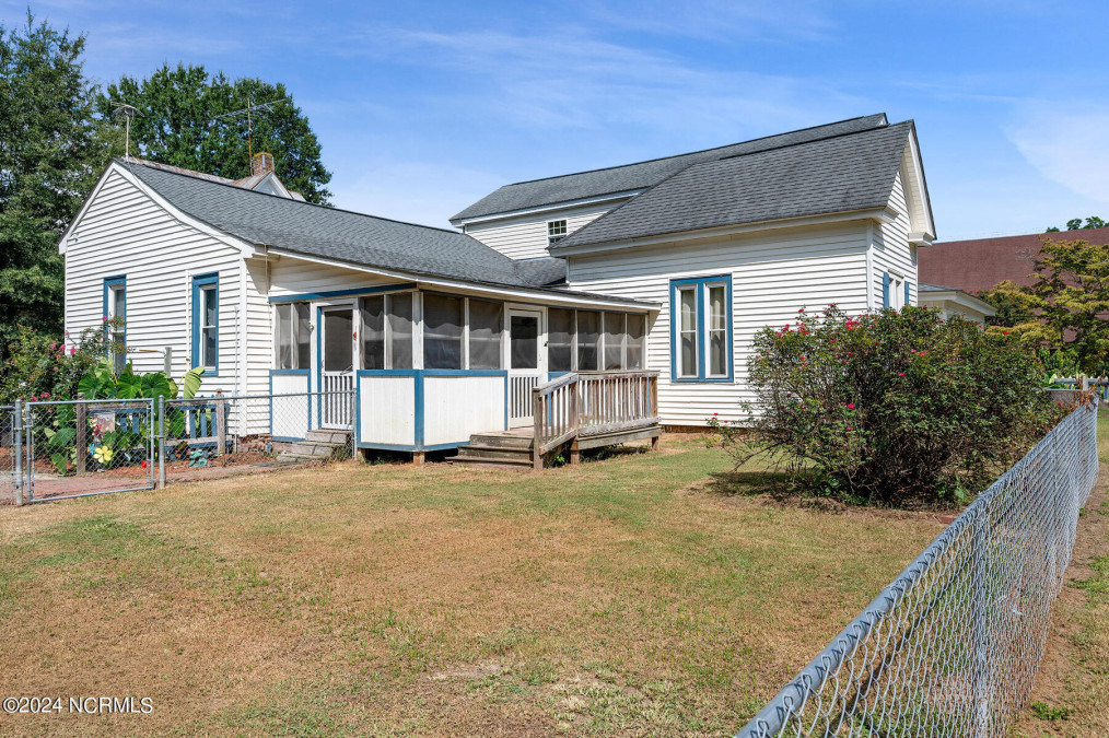 904 Church St Scotland Neck, NC 27874