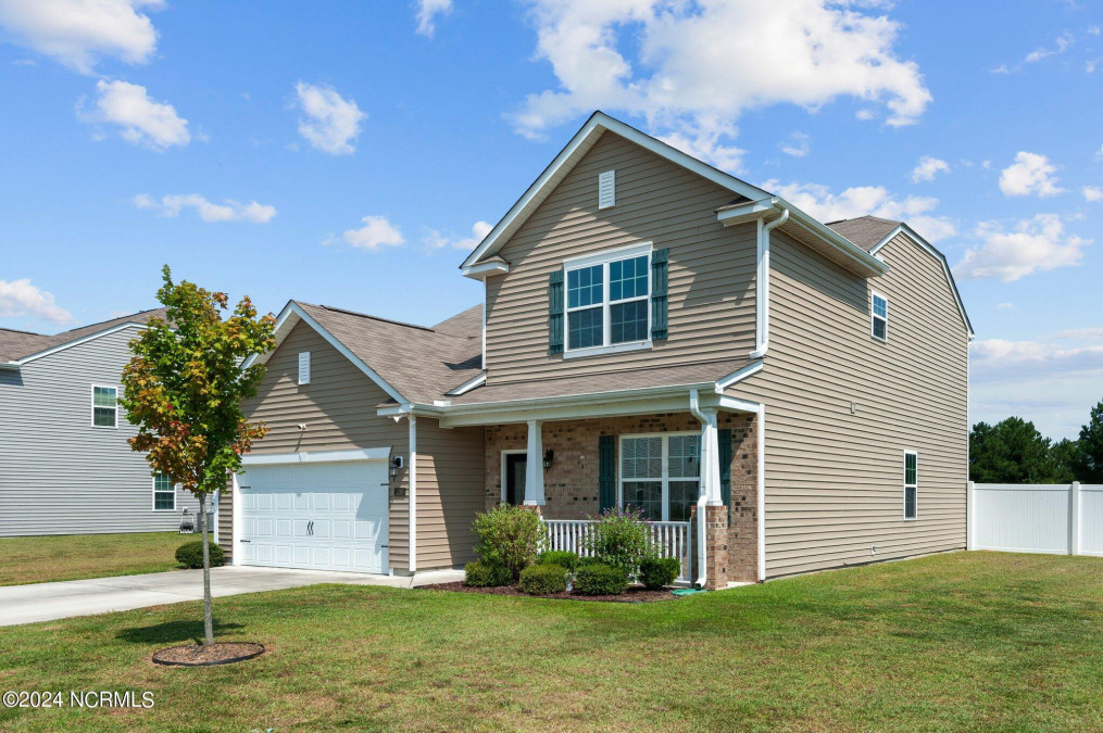 3185 Streamside Ln Winterville, NC 28590