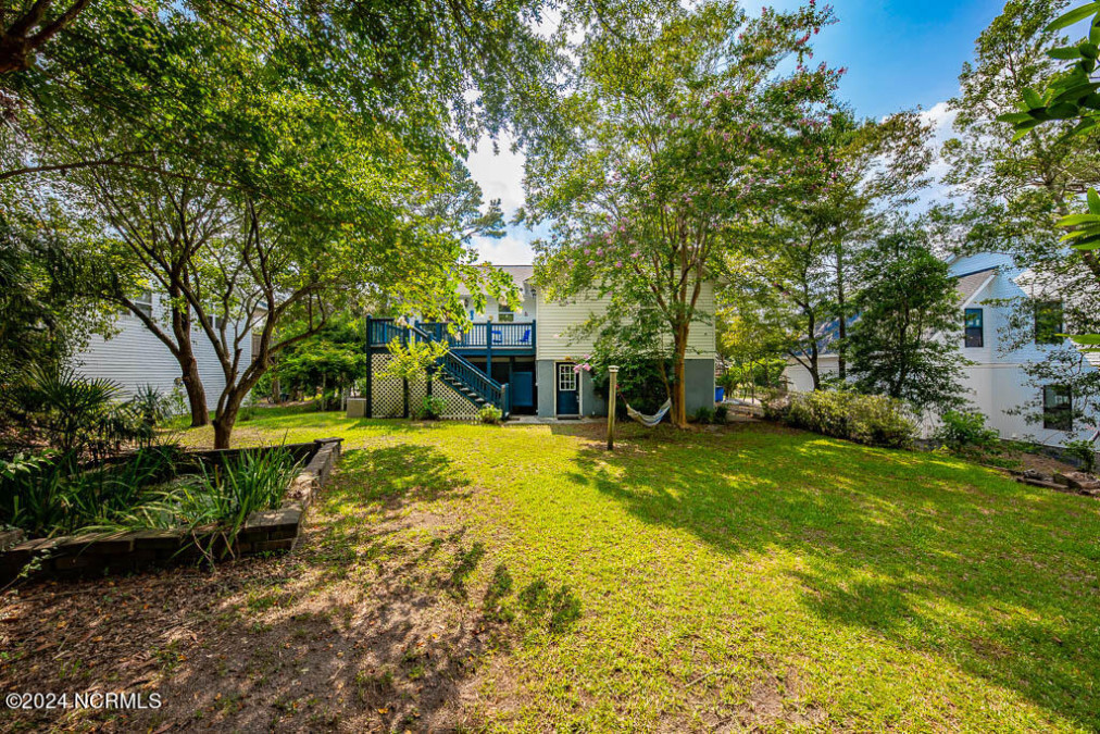 412 Holly St Emerald Isle, NC 28594