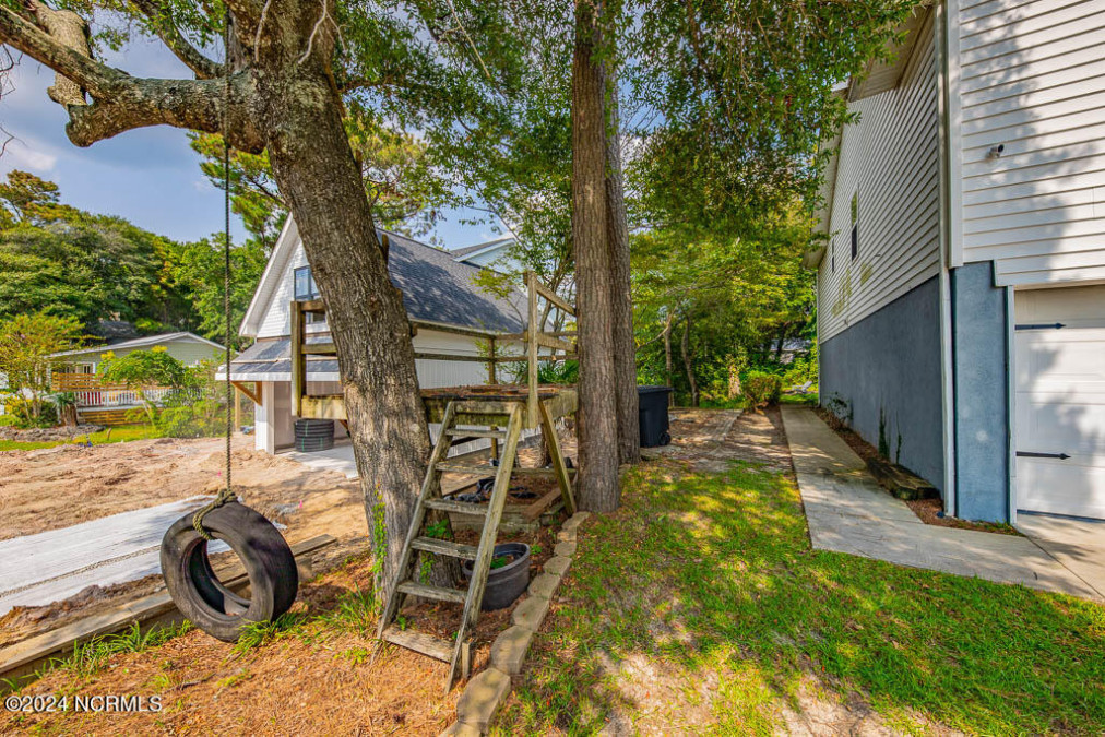 412 Holly St Emerald Isle, NC 28594