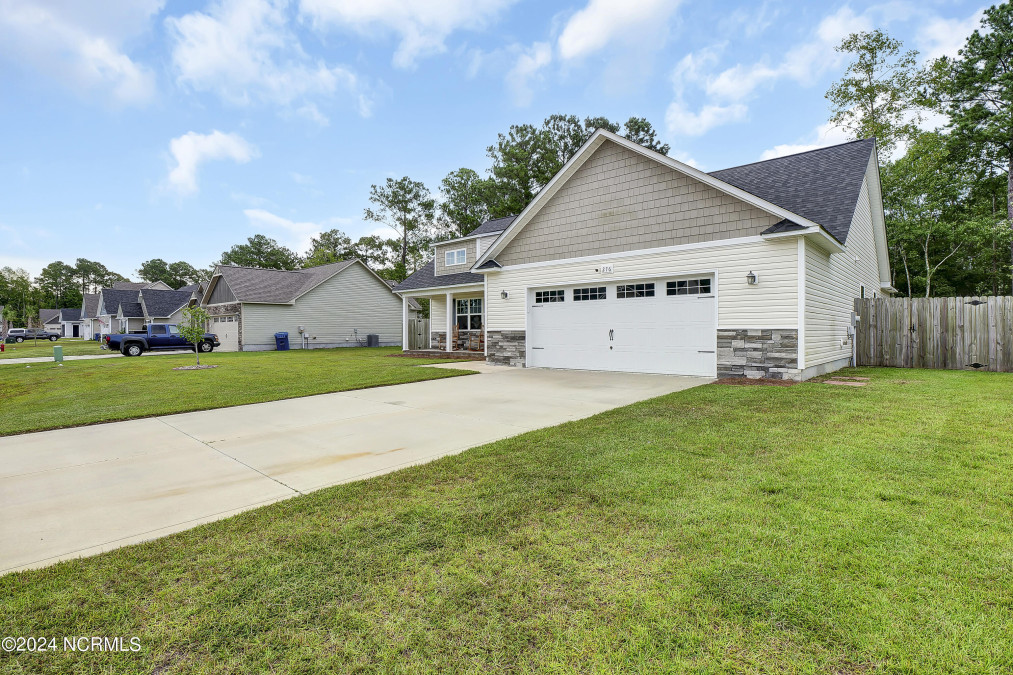 276 Breakwater Dr Sneads Ferry, NC 28460