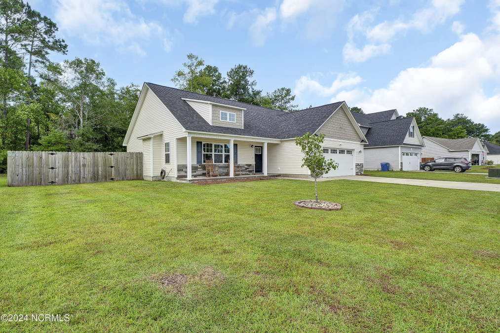 276 Breakwater Dr Sneads Ferry, NC 28460