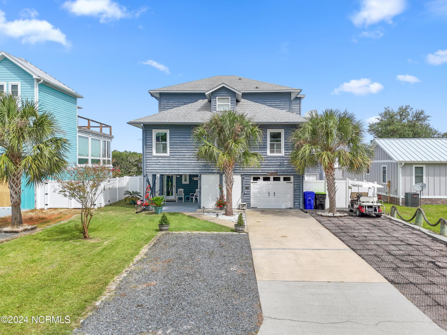 404 Yacht Dr Oak Island, NC 28465