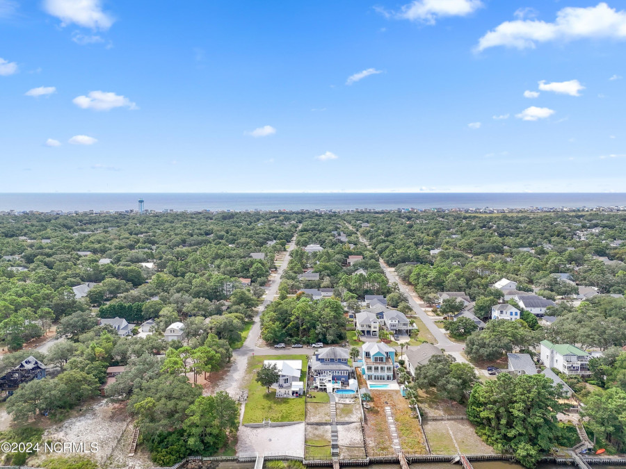 404 Yacht Dr Oak Island, NC 28465