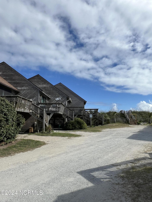 892 New River Inlet Rd North Topsail Beach, NC 28460