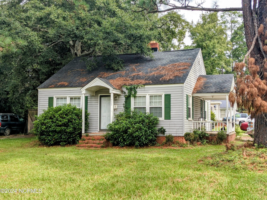 229 Calhoun St Whiteville, NC 28472