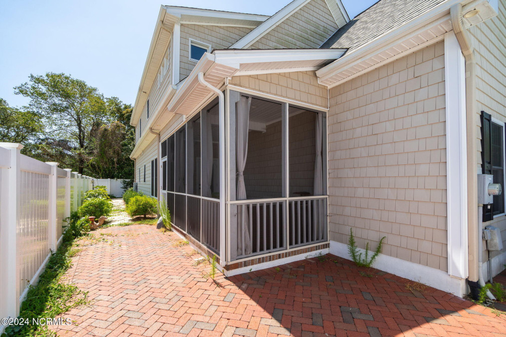 107 Cara Ln Beaufort, NC 28516