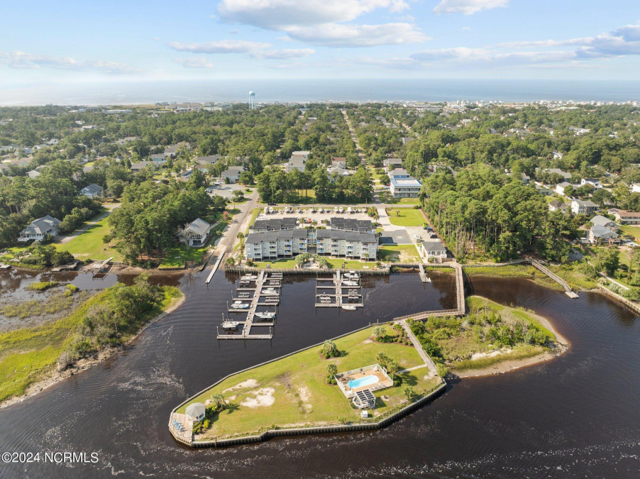 5400 Yacht Dr Oak Island, NC 28465