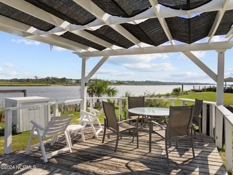 5400 Yacht Dr Oak Island, NC 28465