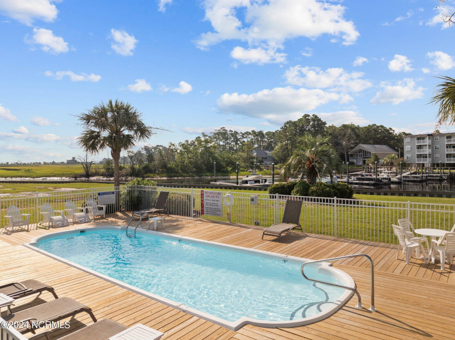 5400 Yacht Dr Oak Island, NC 28465