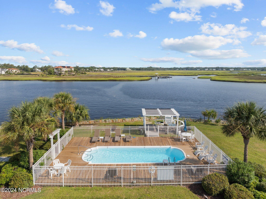 5400 Yacht Dr Oak Island, NC 28465