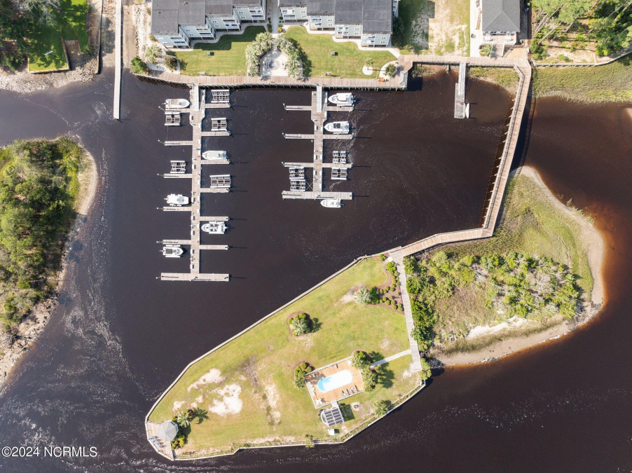 5400 Yacht Dr Oak Island, NC 28465