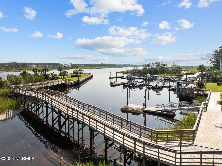 5400 Yacht Dr Oak Island, NC 28465