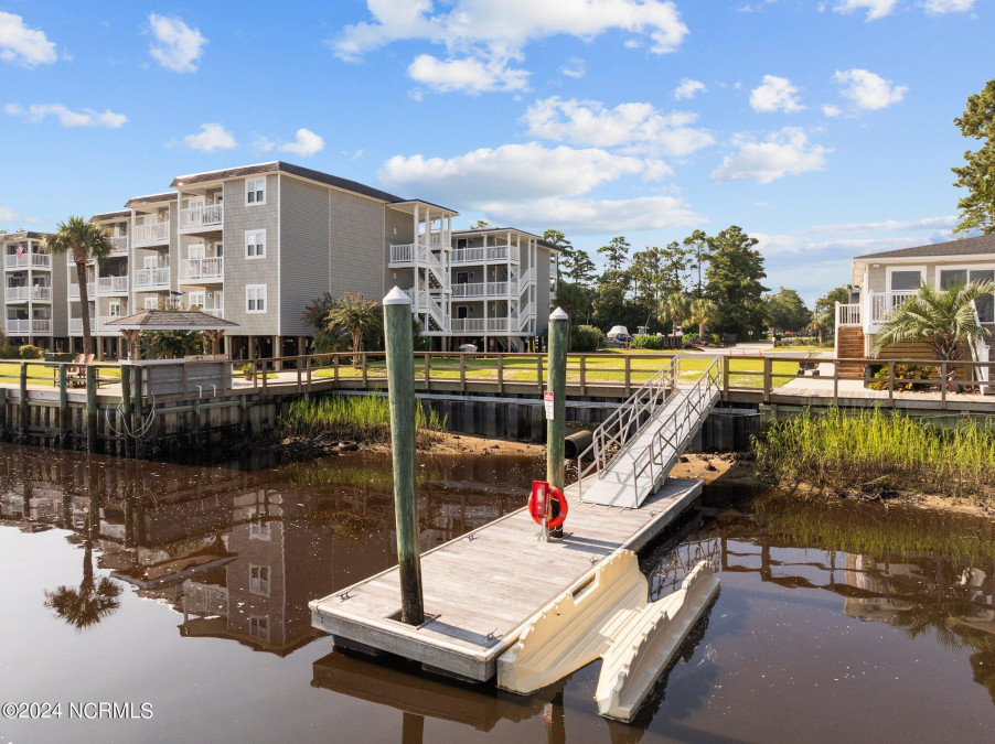 5400 Yacht Dr Oak Island, NC 28465