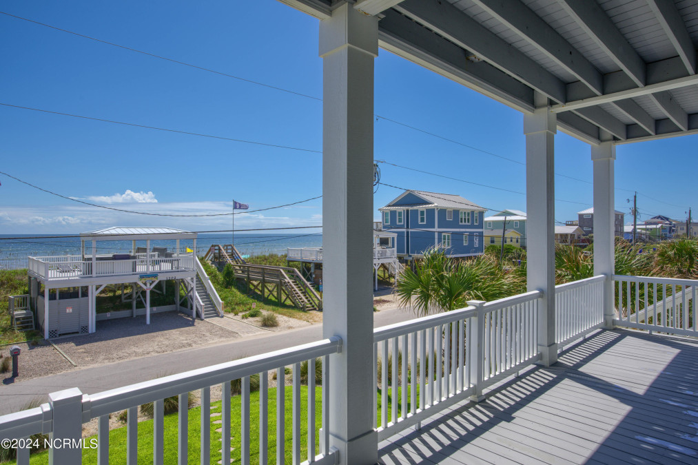 1201 Shore Dr Surf City, NC 28445