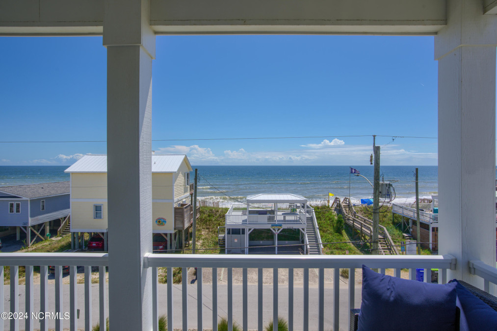 1201 Shore Dr Surf City, NC 28445