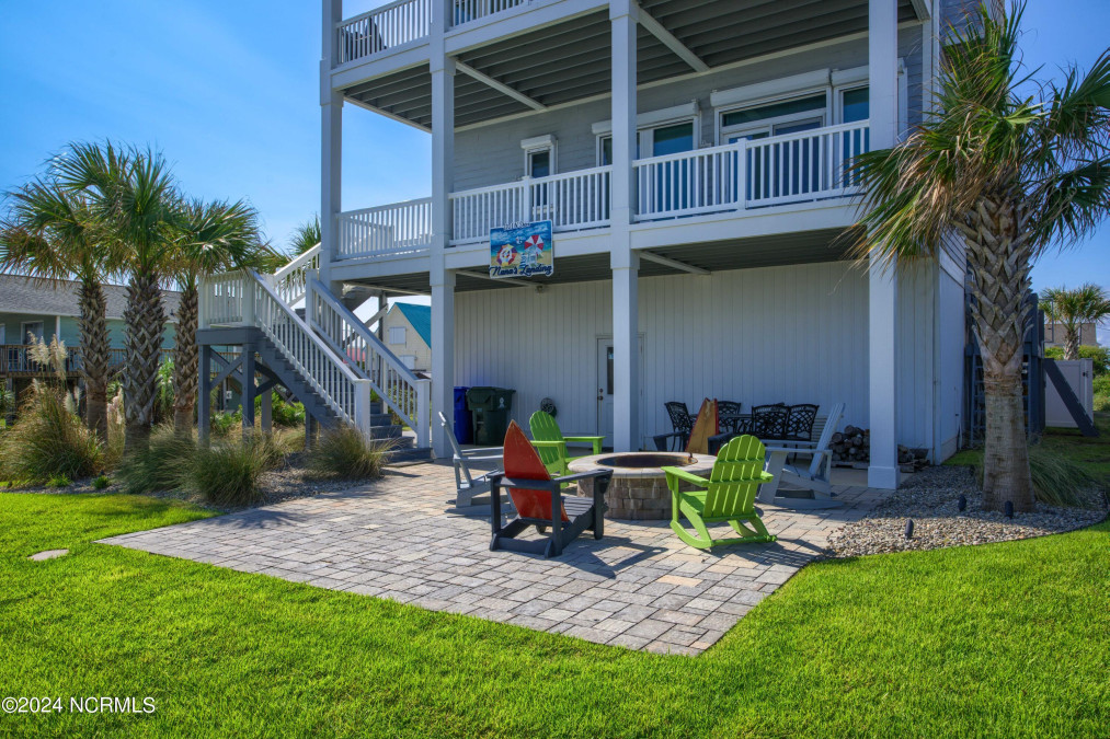 1201 Shore Dr Surf City, NC 28445