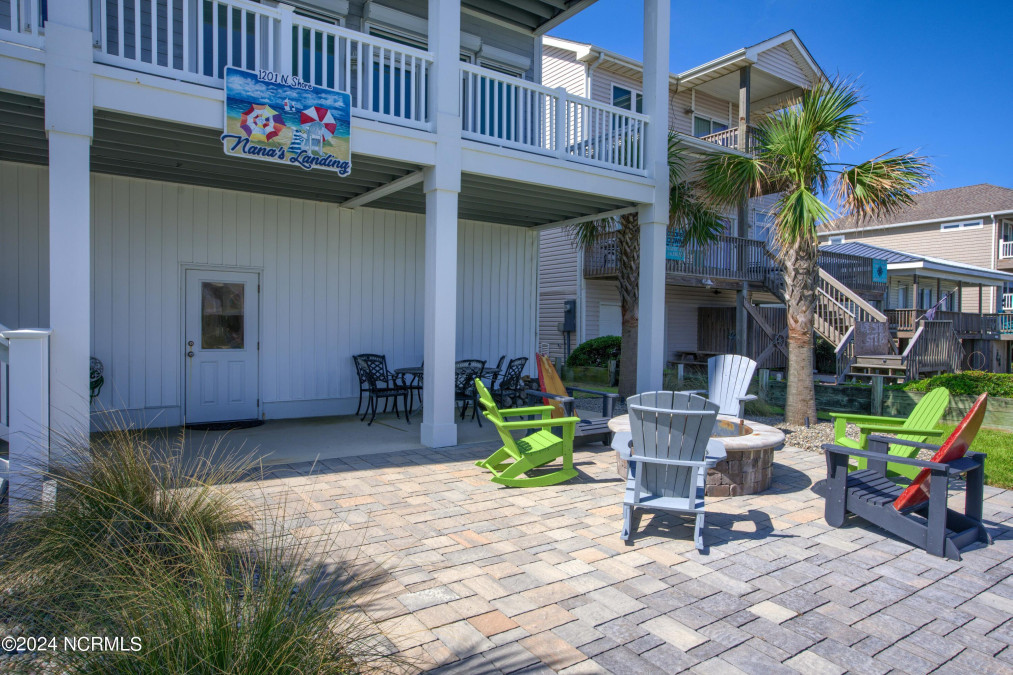 1201 Shore Dr Surf City, NC 28445