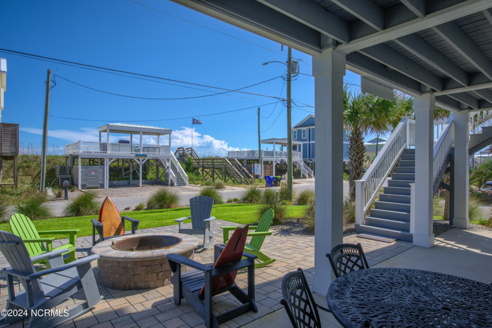 1201 Shore Dr Surf City, NC 28445