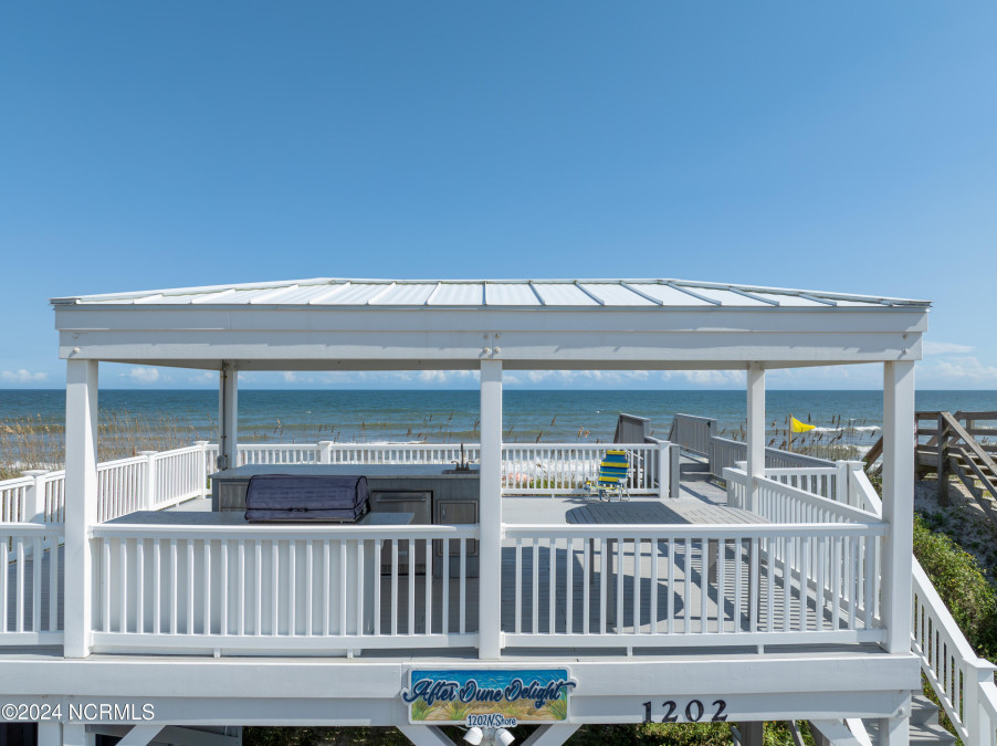 1201 Shore Dr Surf City, NC 28445