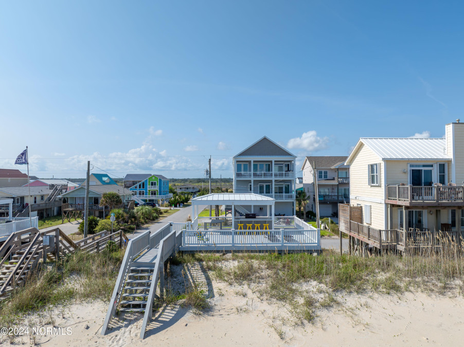 1201 Shore Dr Surf City, NC 28445