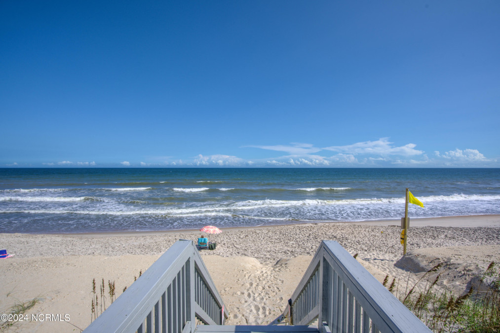 1201 Shore Dr Surf City, NC 28445