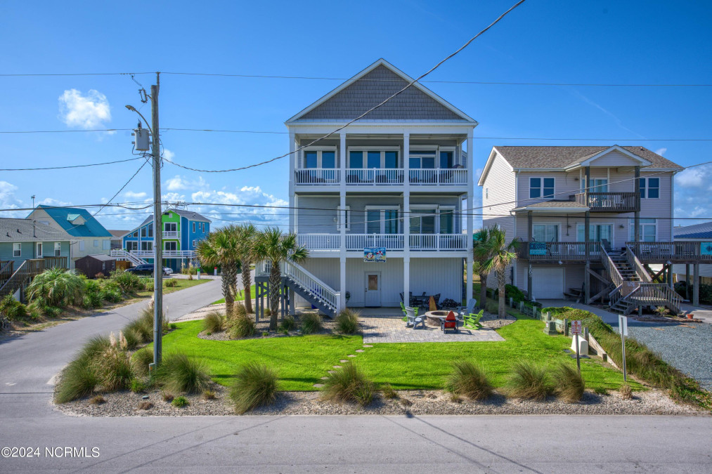 1201 Shore Dr Surf City, NC 28445