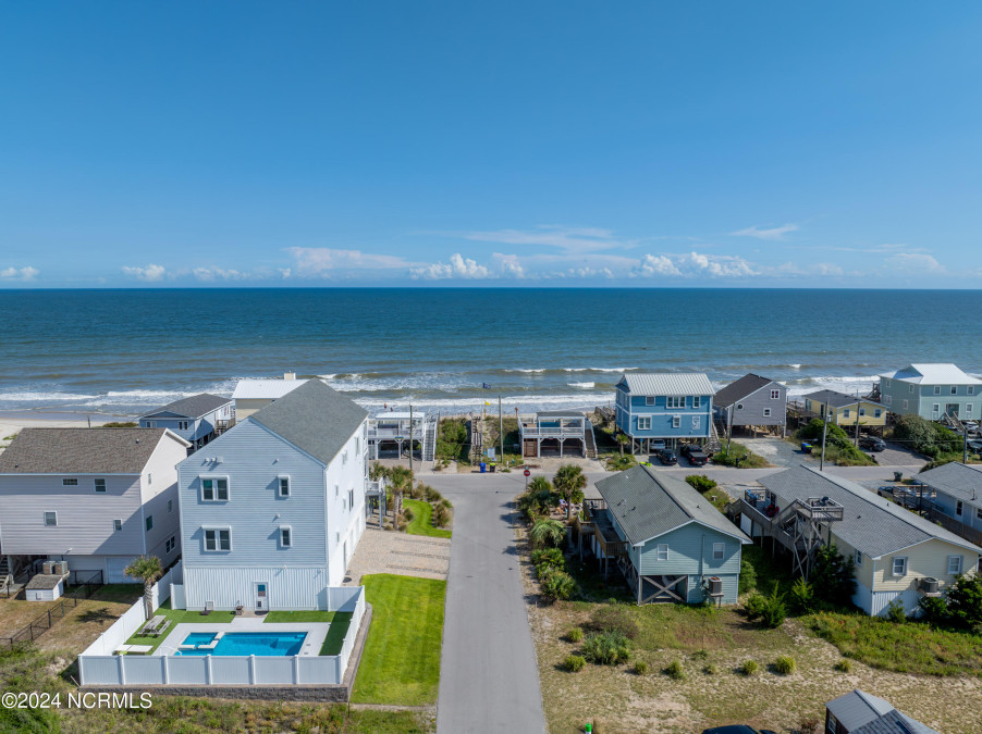 1201 Shore Dr Surf City, NC 28445