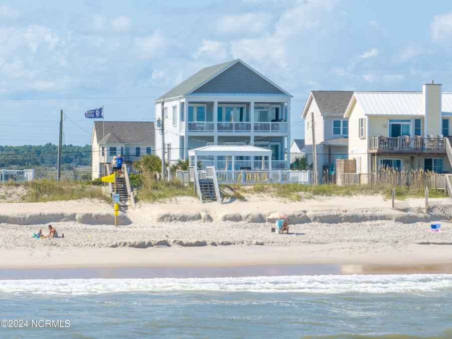 1201 Shore Dr Surf City, NC 28445