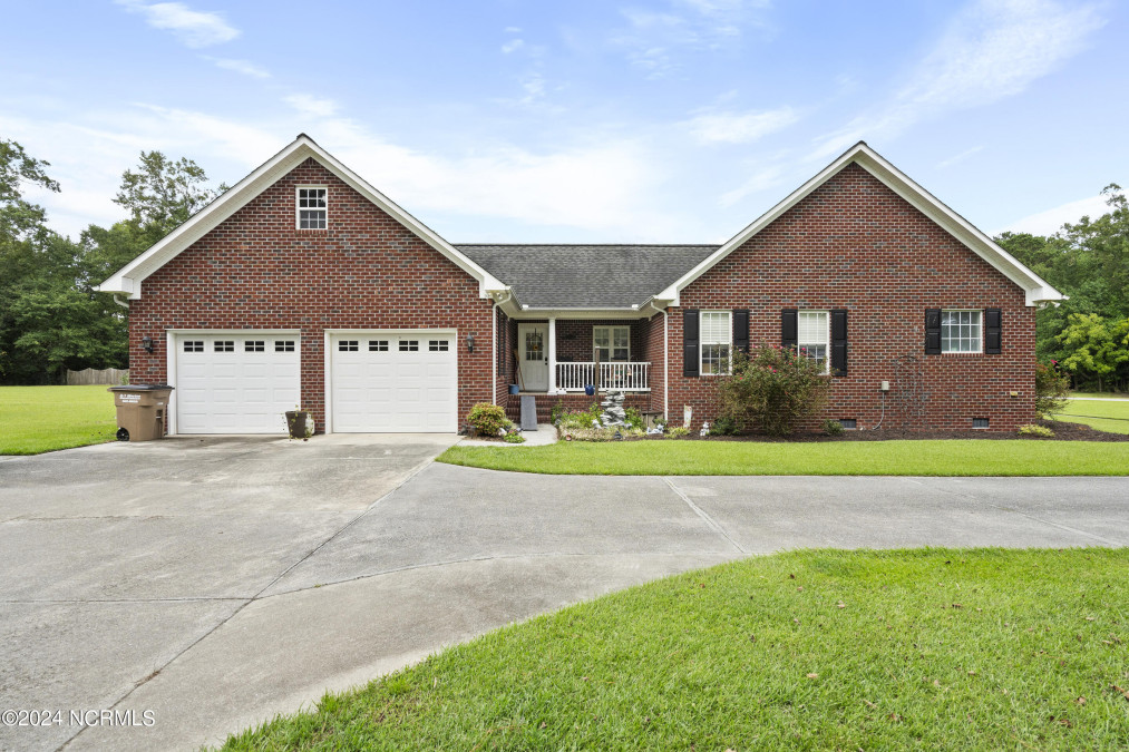 231 Country Squire Ln Jacksonville, NC 28540