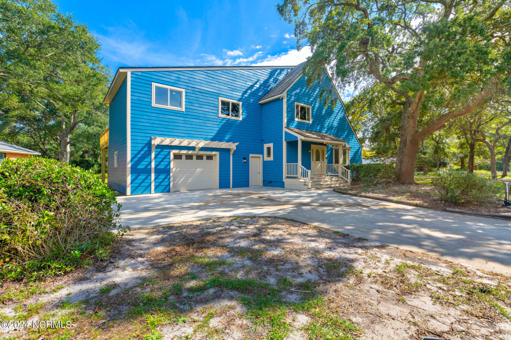 31 Augusta Dr Oak Island, NC 28465