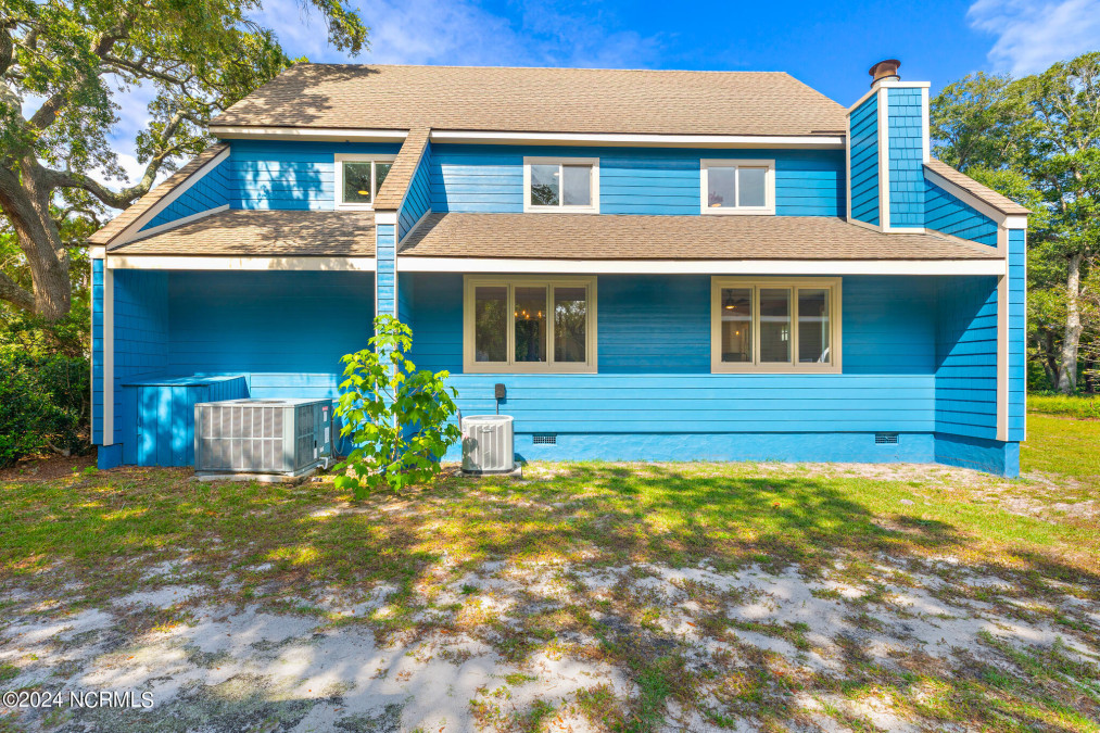 31 Augusta Dr Oak Island, NC 28465