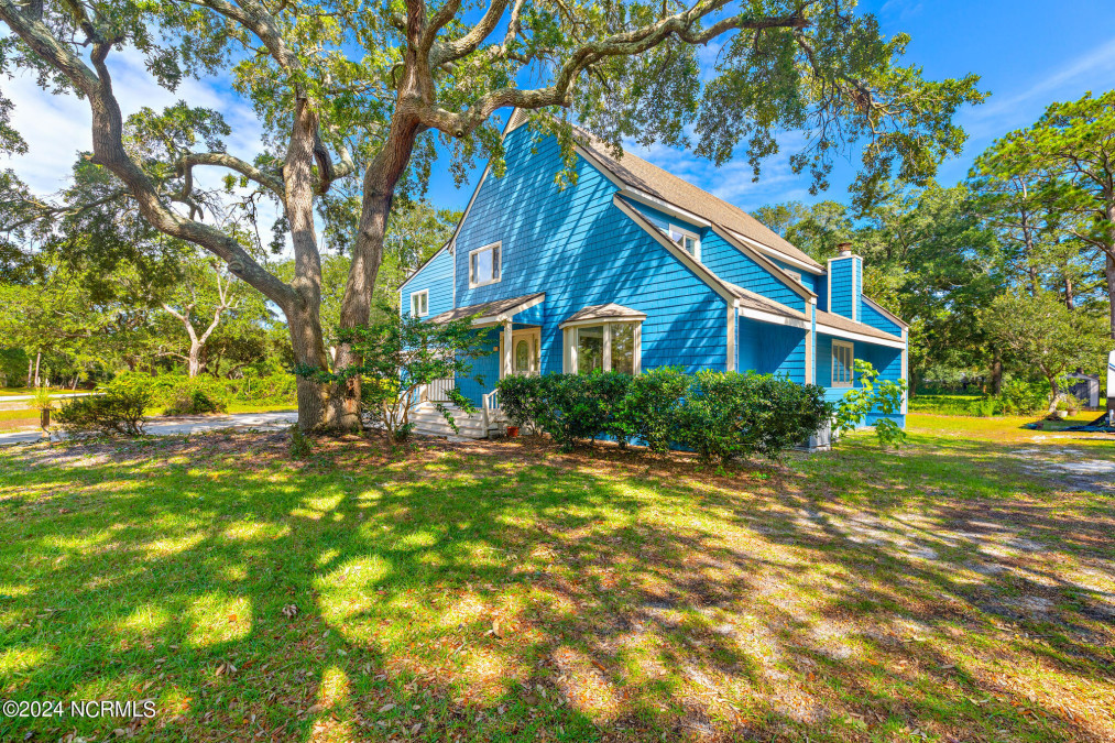 31 Augusta Dr Oak Island, NC 28465