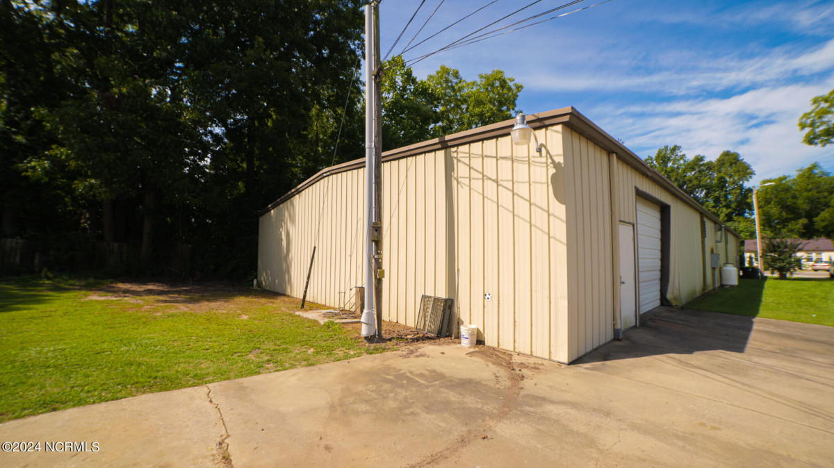 311 Lewis St Whiteville, NC 28472