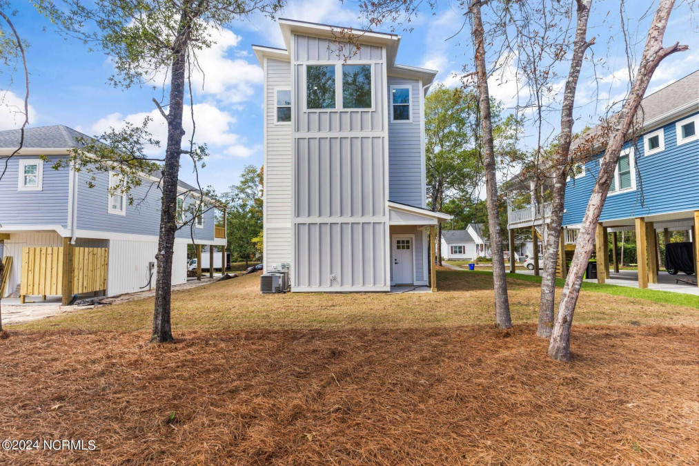 106 22nd St Oak Island, NC 28465