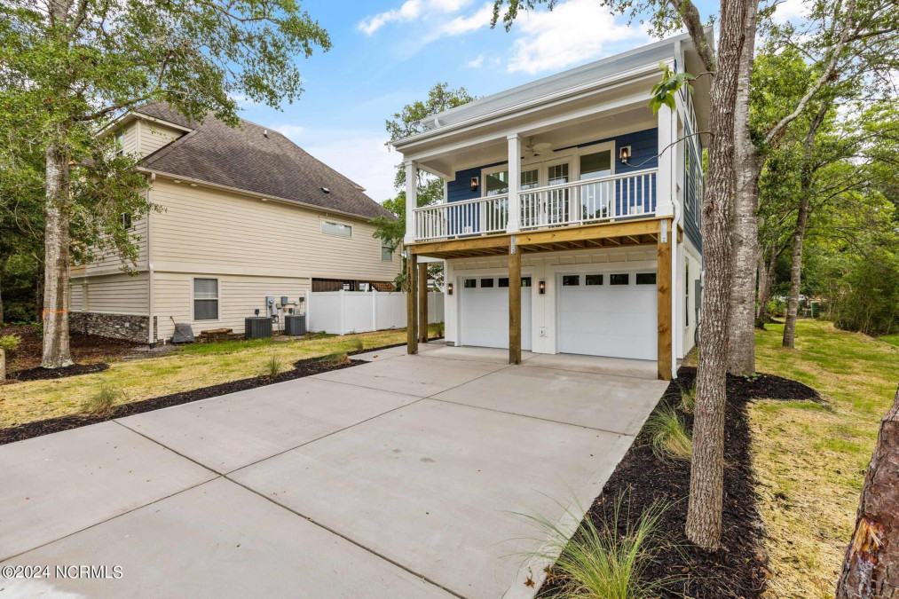 123 22nd St Oak Island, NC 28465