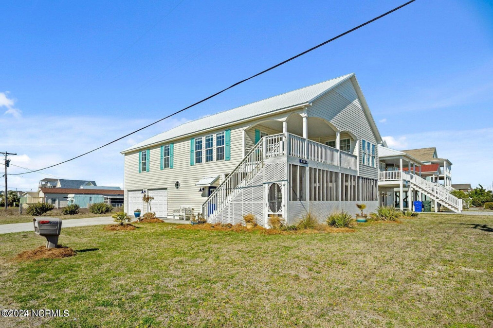 2005 New River Dr Surf City, NC 28445