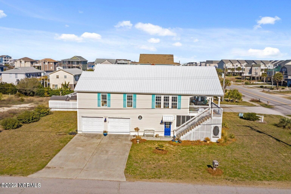 2005 New River Dr Surf City, NC 28445