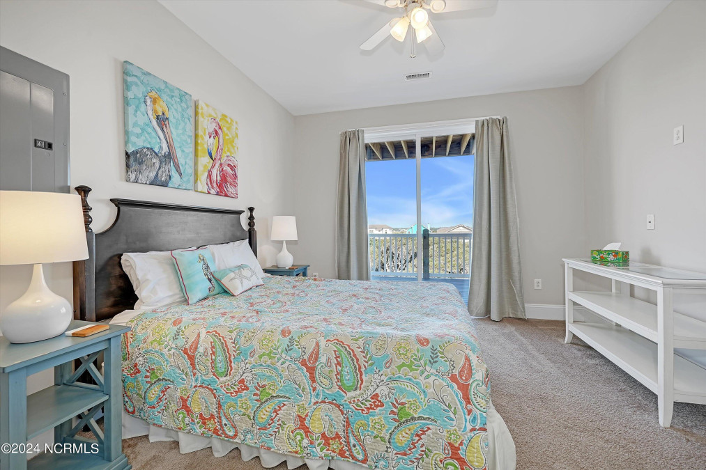 100 Oleander Ct Surf City, NC 28445