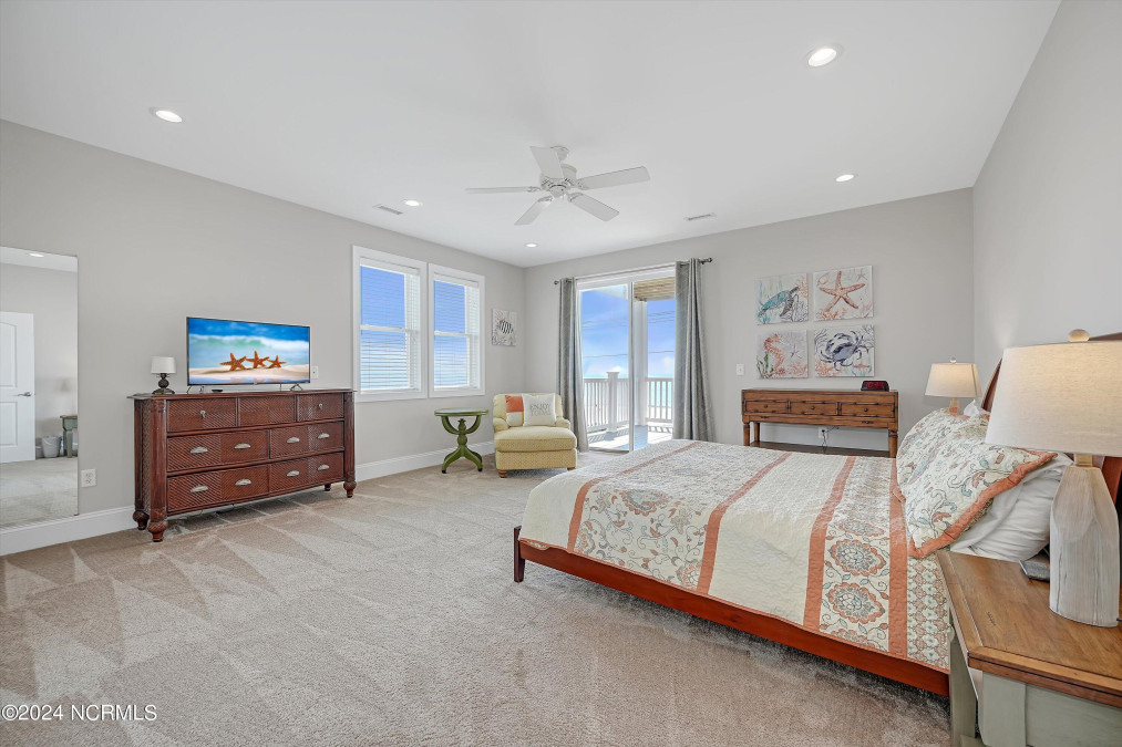 100 Oleander Ct Surf City, NC 28445