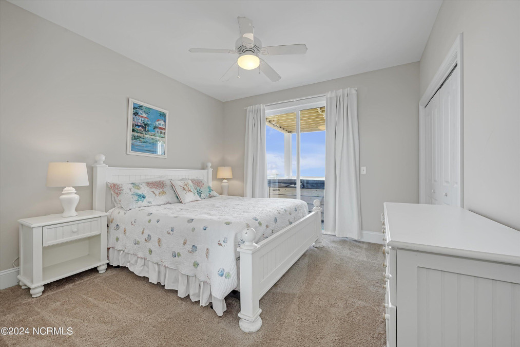 100 Oleander Ct Surf City, NC 28445