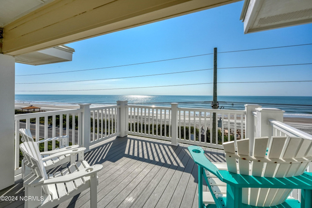 100 Oleander Ct Surf City, NC 28445