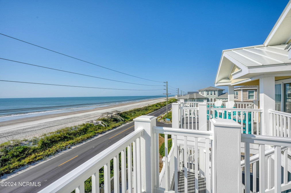 100 Oleander Ct Surf City, NC 28445