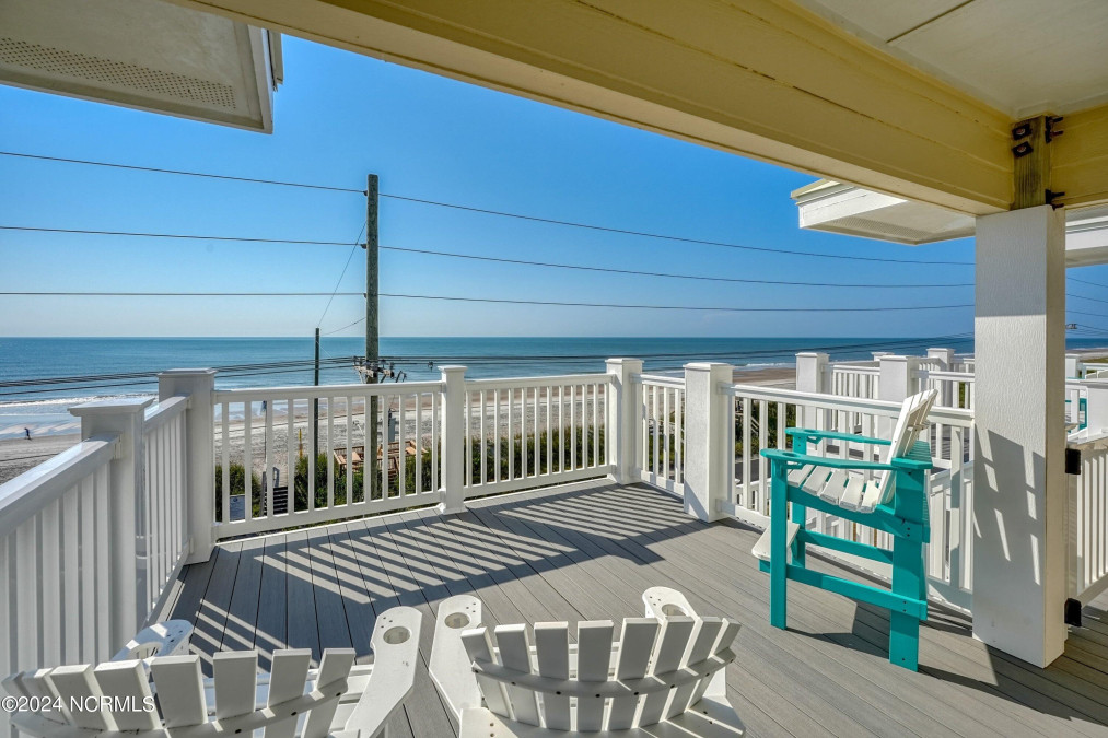 100 Oleander Ct Surf City, NC 28445