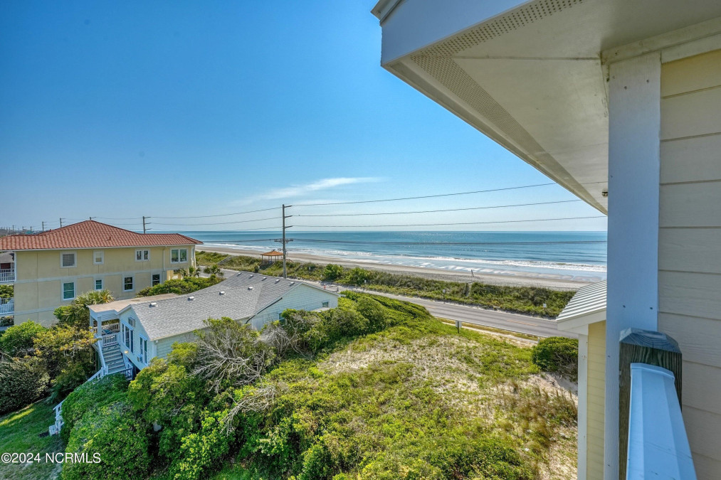 100 Oleander Ct Surf City, NC 28445