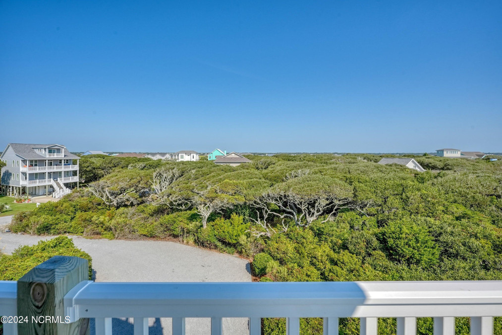 100 Oleander Ct Surf City, NC 28445